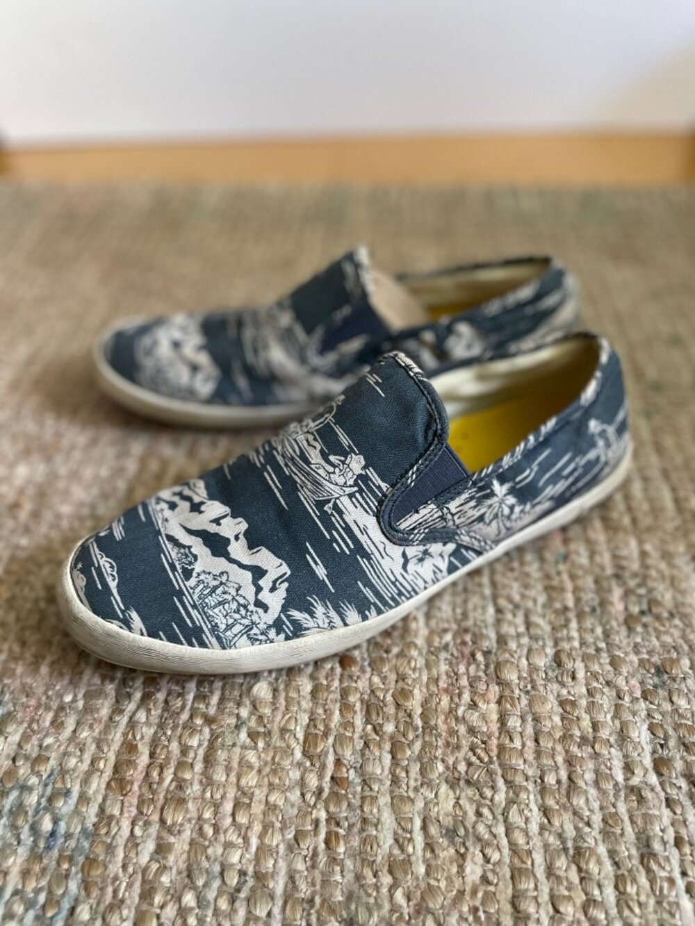 SeaVees Men's Baja Slip-on Beachcomber Navy Ocean Palm 9.5M